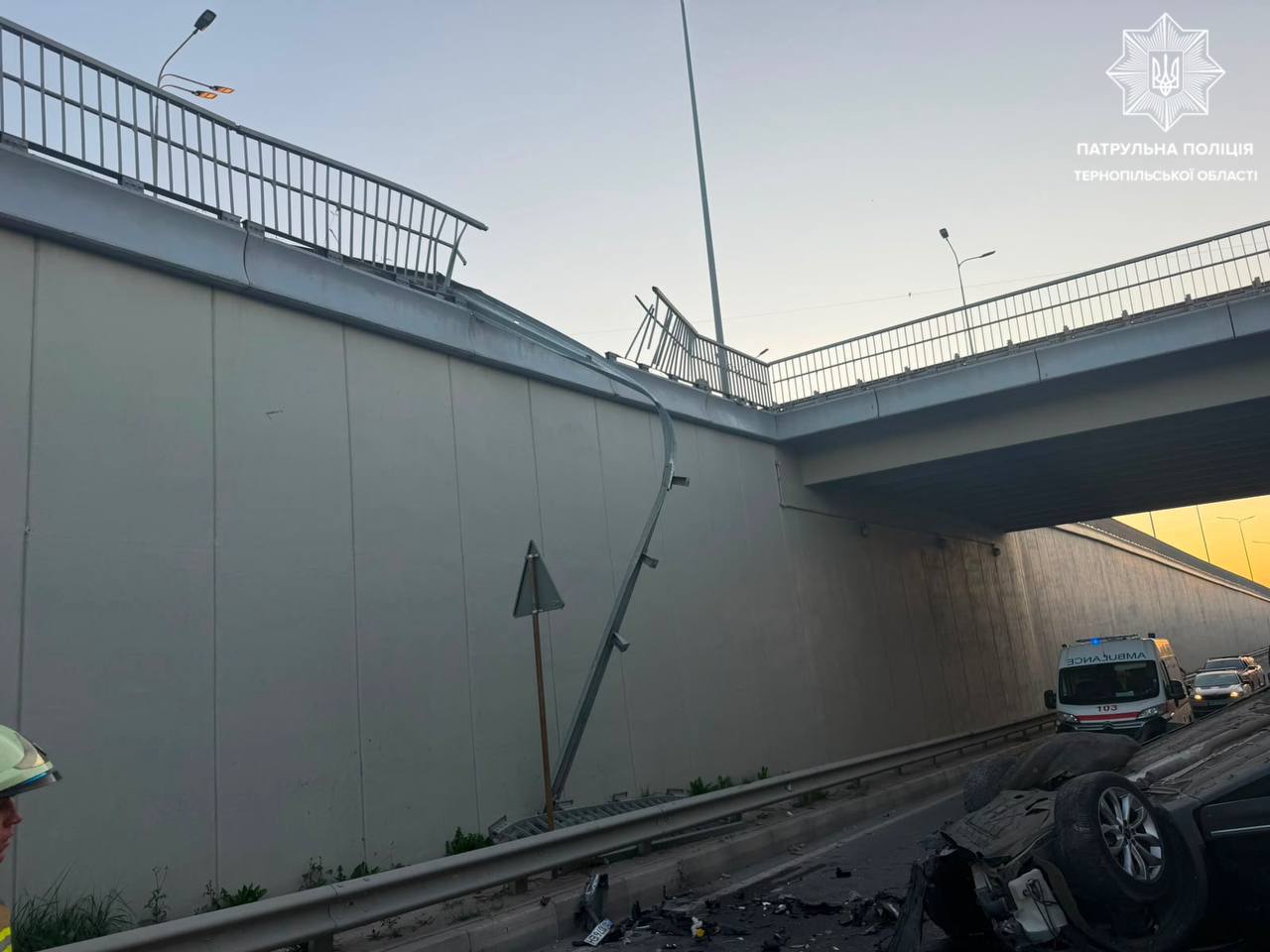 Новини Тернополя - фото з З Гаївського моста злетіла автівка: є травмовані (оновлюється)