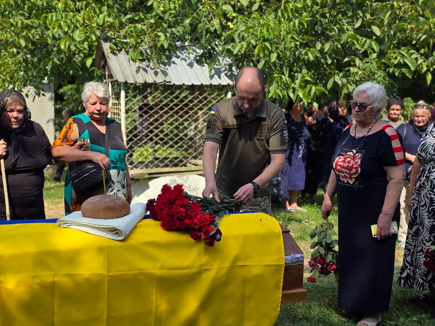 Новини Хмельницького - фото з «До останнього сподівались». На Хмельниччині попрощались з воїном Геннадієм Гавдюком