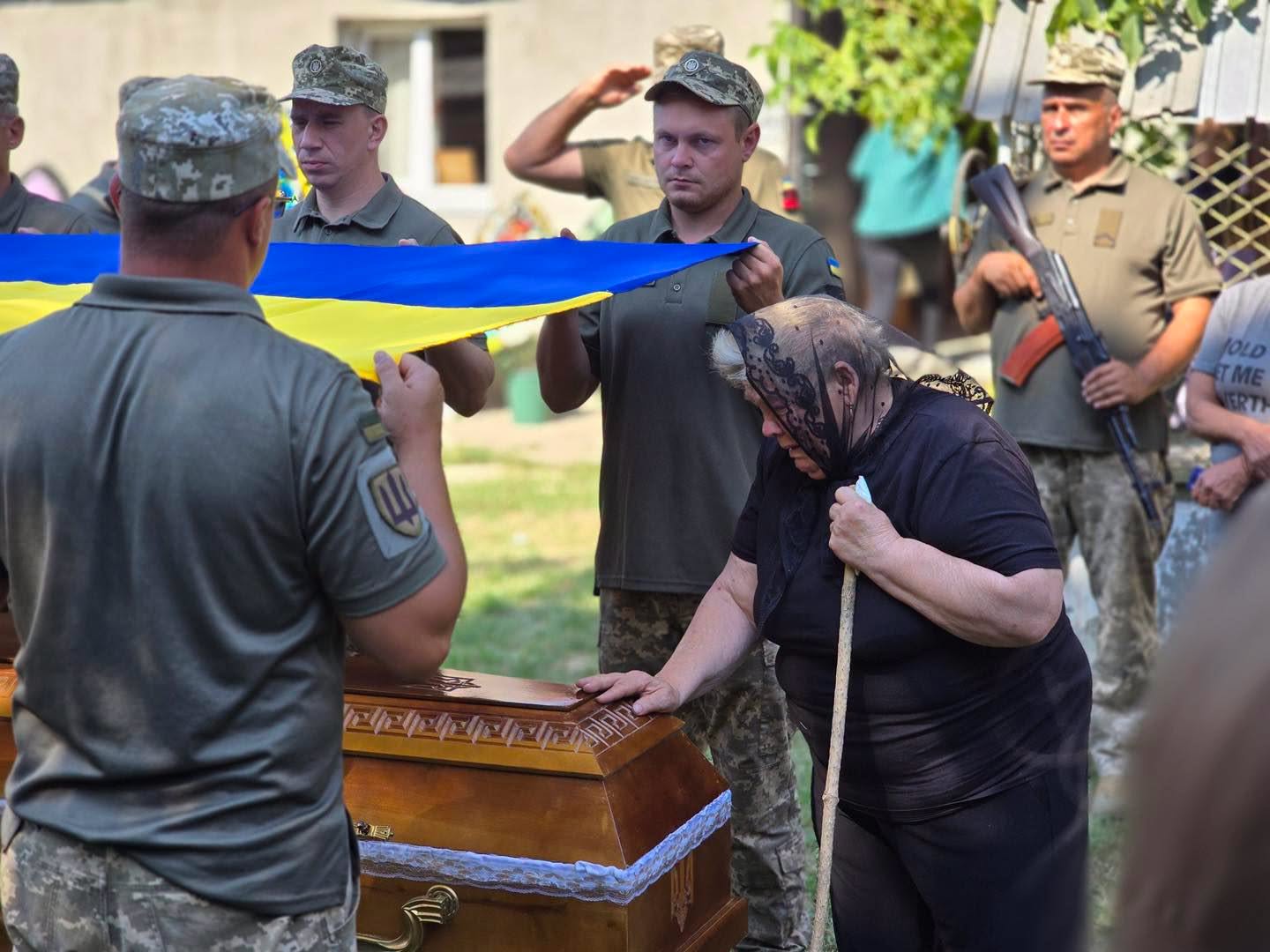 Новини Хмельницького - фото з «До останнього сподівались». На Хмельниччині попрощались з воїном Геннадієм Гавдюком