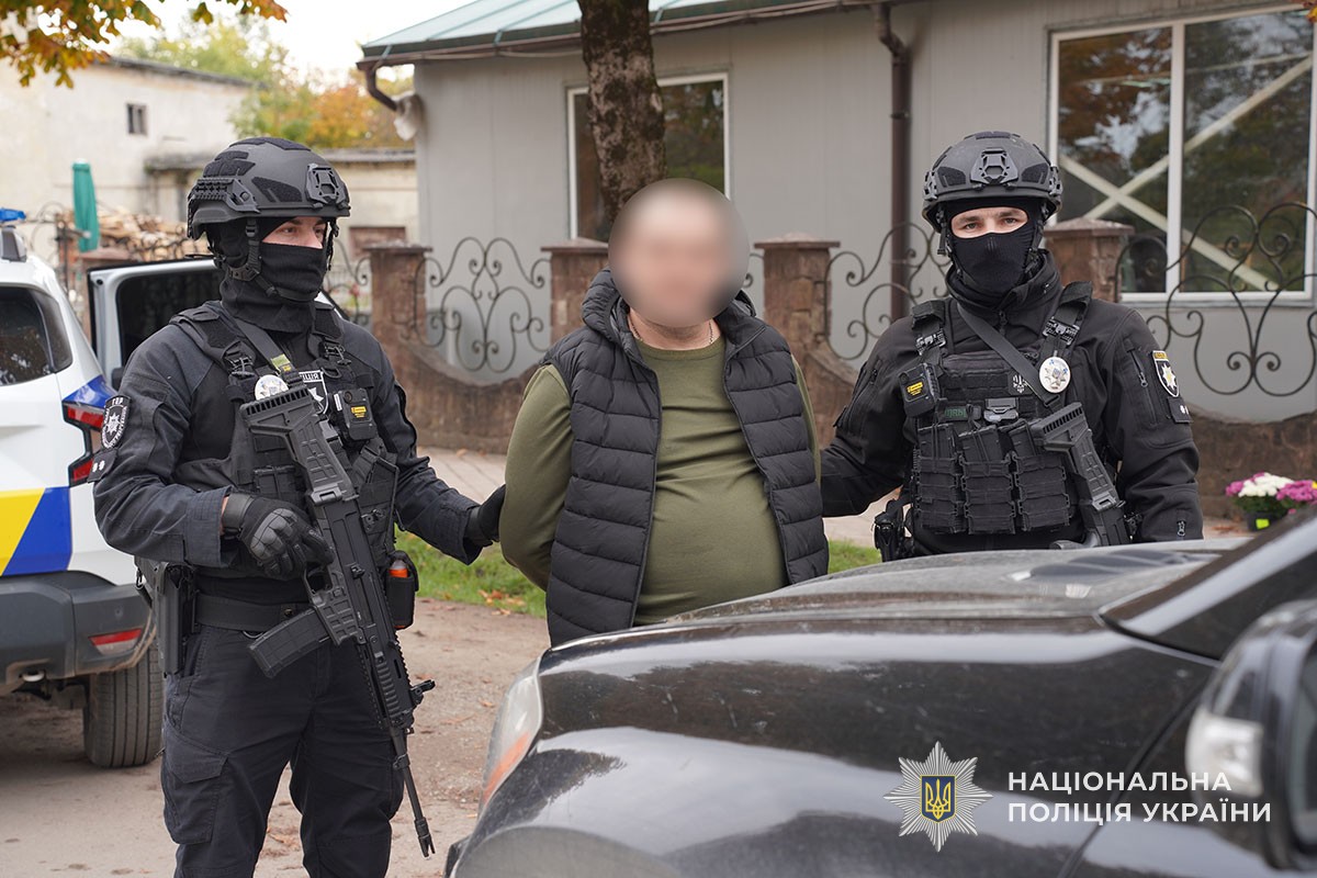 Новини Тернополя - фото з На Mercedes заблокував авто ТЦК і допоміг працівнику втекти від мобілізації. Що на це сказав суд