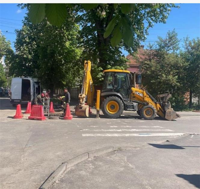 Новини Вінниці - фото з Старі труби замінили на нові: на вулиці Довженка у Вінниці завершують ремонт водогону