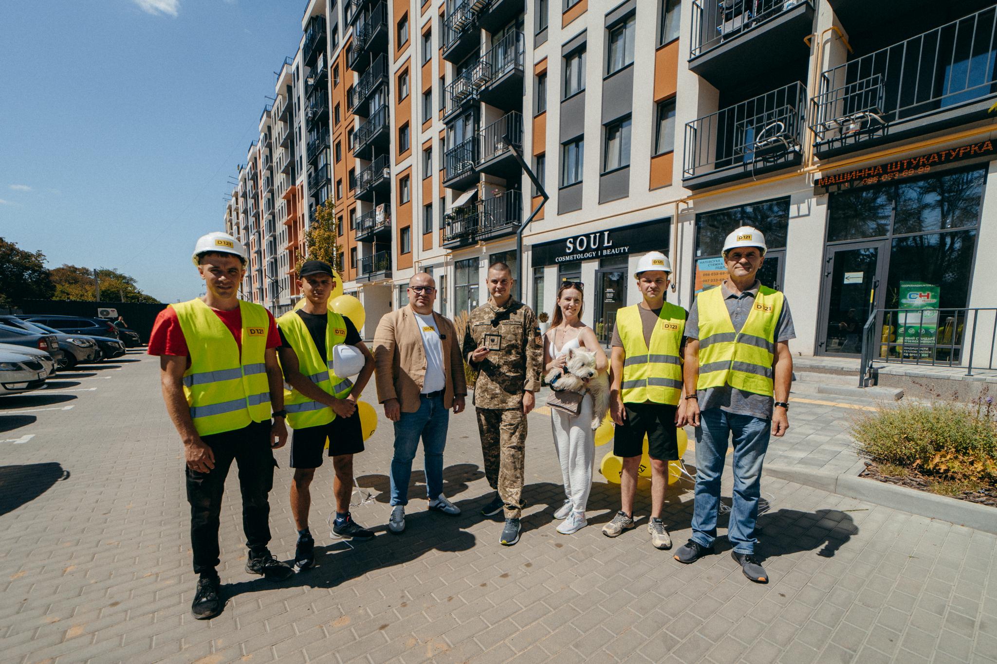 Новини Вінниці - фото з Військовий отримав ключі від нової квартири у Вінниці за донат у 900 гривень (Новини компаній)