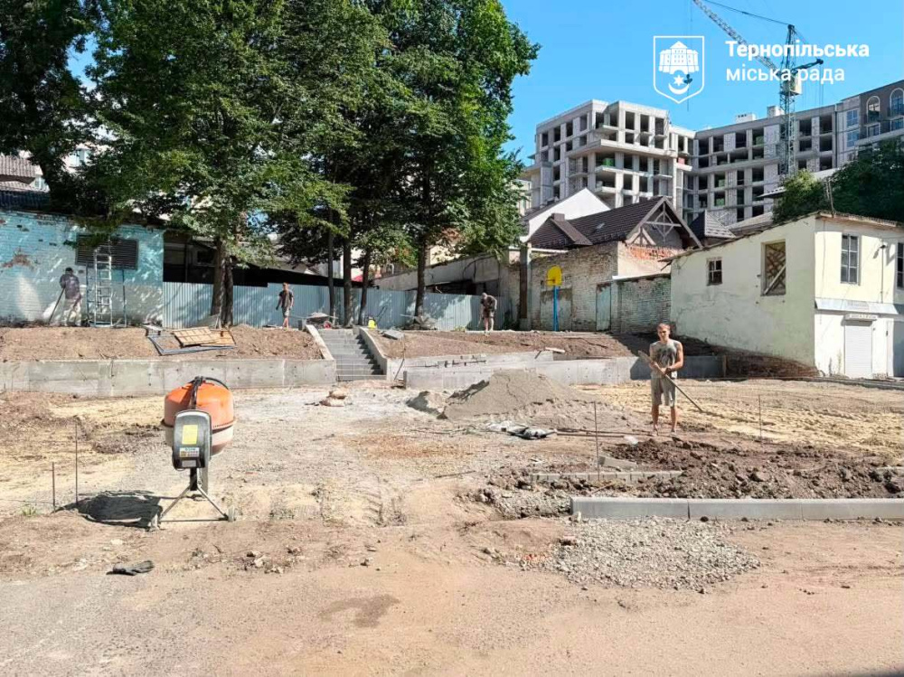 Новини Тернополя - фото з Інклюзивний дитячий майданчик облаштовують біля дитячої поліклініки в Тернополі
