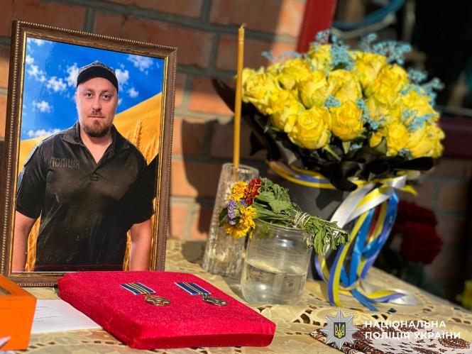 Новини Вінниці - фото з Не дочекався первістка: у Турбові попрощалися з майором поліції Олександром Корнійчуком