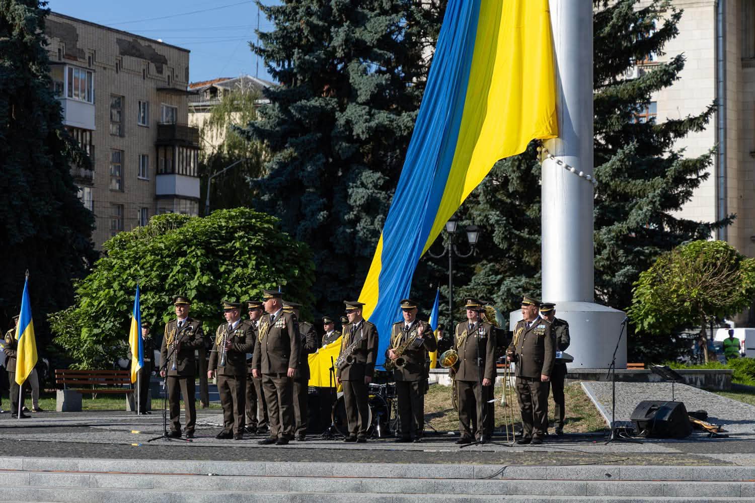Новини Житомира - фото з На майдані Соборному в Житомирі урочисто відзначили День Державного Прапора України