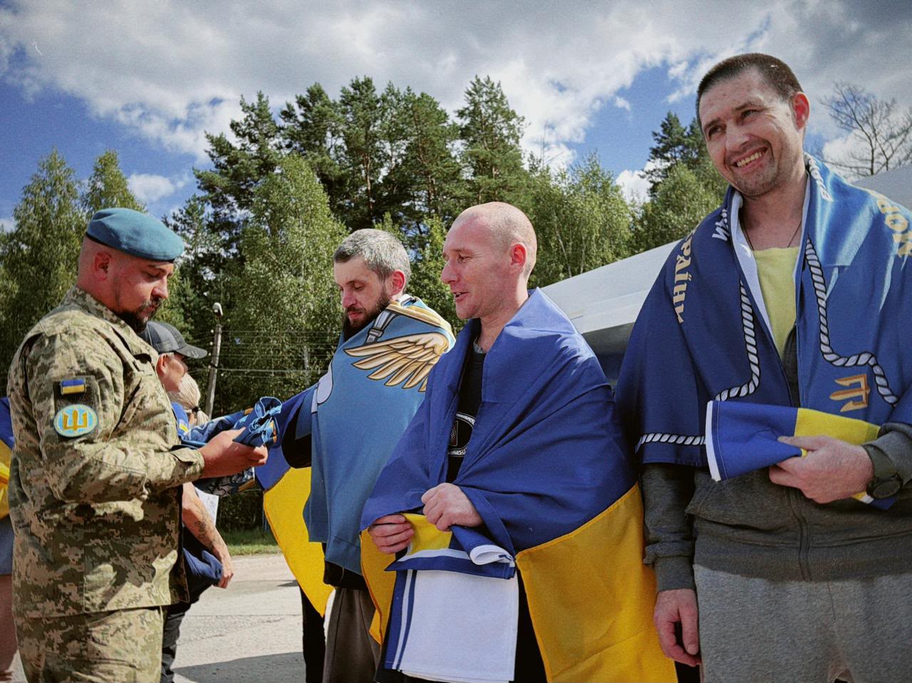 Новини Тернополя - фото з Додому з ворожого полону повернули десять українських військових. Їх усіх вважали зниклими безвісти