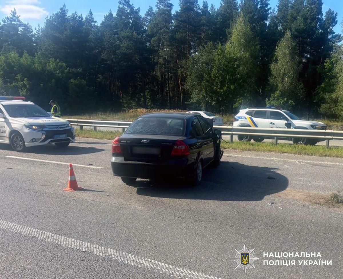 Новини Житомира - фото з На трасі Київ - Чоп зіштовхнулися маршрутний автобус і легковик: семеро травмованих. ФОТО