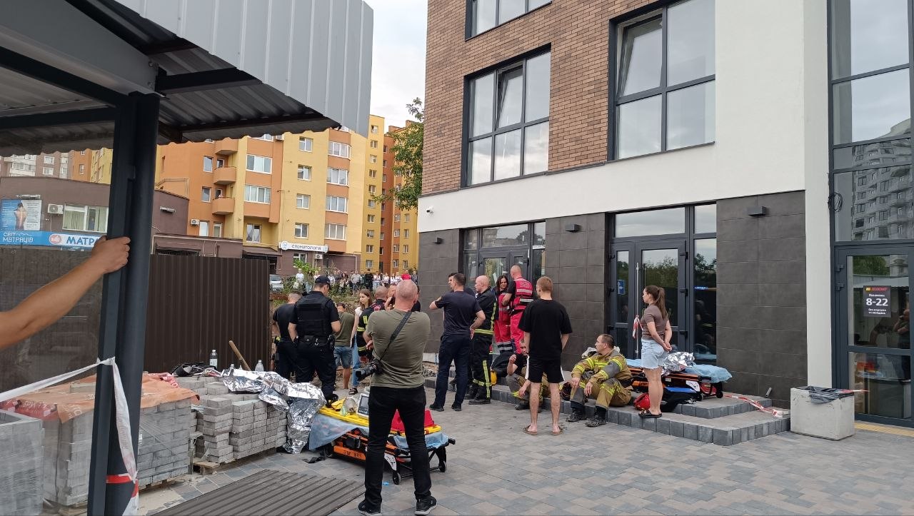 Загибель підлітка і 50-річного чоловіка на Коновальця: чому не вдалося врятувати