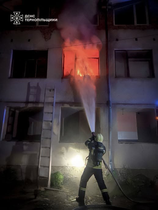 Новини Тернополя - фото з На Курбаса, Овочевій та Текстильній працювали вогнеборці: деталі викликів доби