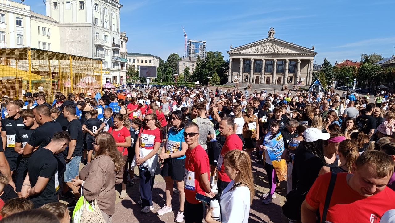 Новини Тернополя - фото з Забіг «Шаную воїнів, біжу за Героїв України» стартував у Тернополі
