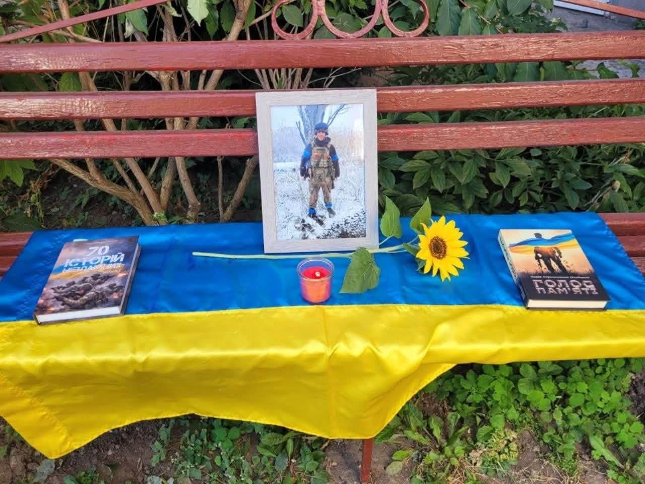 Новини Тернополя - фото з Тернополяни започаткували традицію молитви у дворах в пам'ять про Героїв
