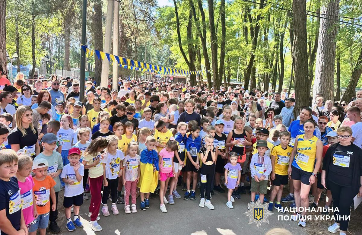 Новини Житомира - фото з Шаную Воїнів, біжу за Героїв України: у Житомирі поліцейські взяли участь у пам’ятних заходах
