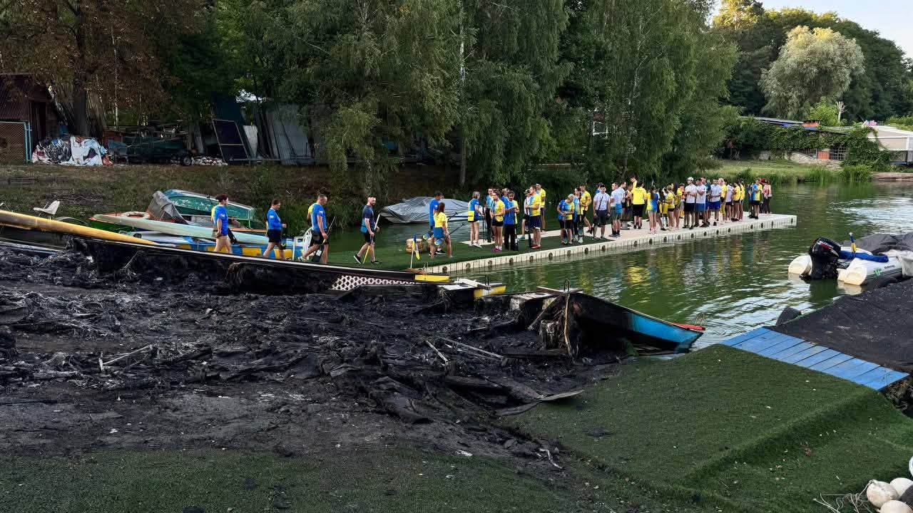 Новини Житомира - фото з Житомирські веслувальники відкрили збір на відновлення спалених драгонботів