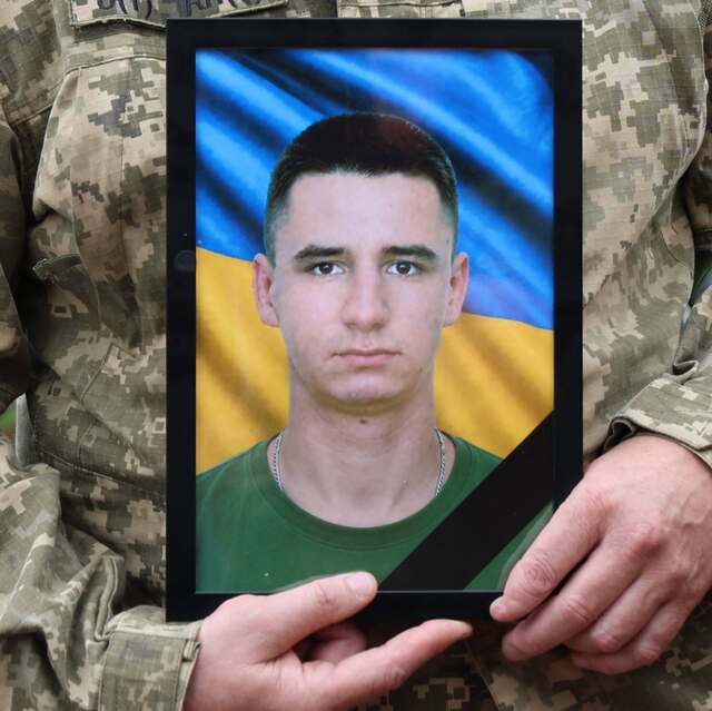 Новини Хмельницького - фото з На Хмельниччині попрощались з воїнами Олексієм Шпортуном та Богданом Петруком