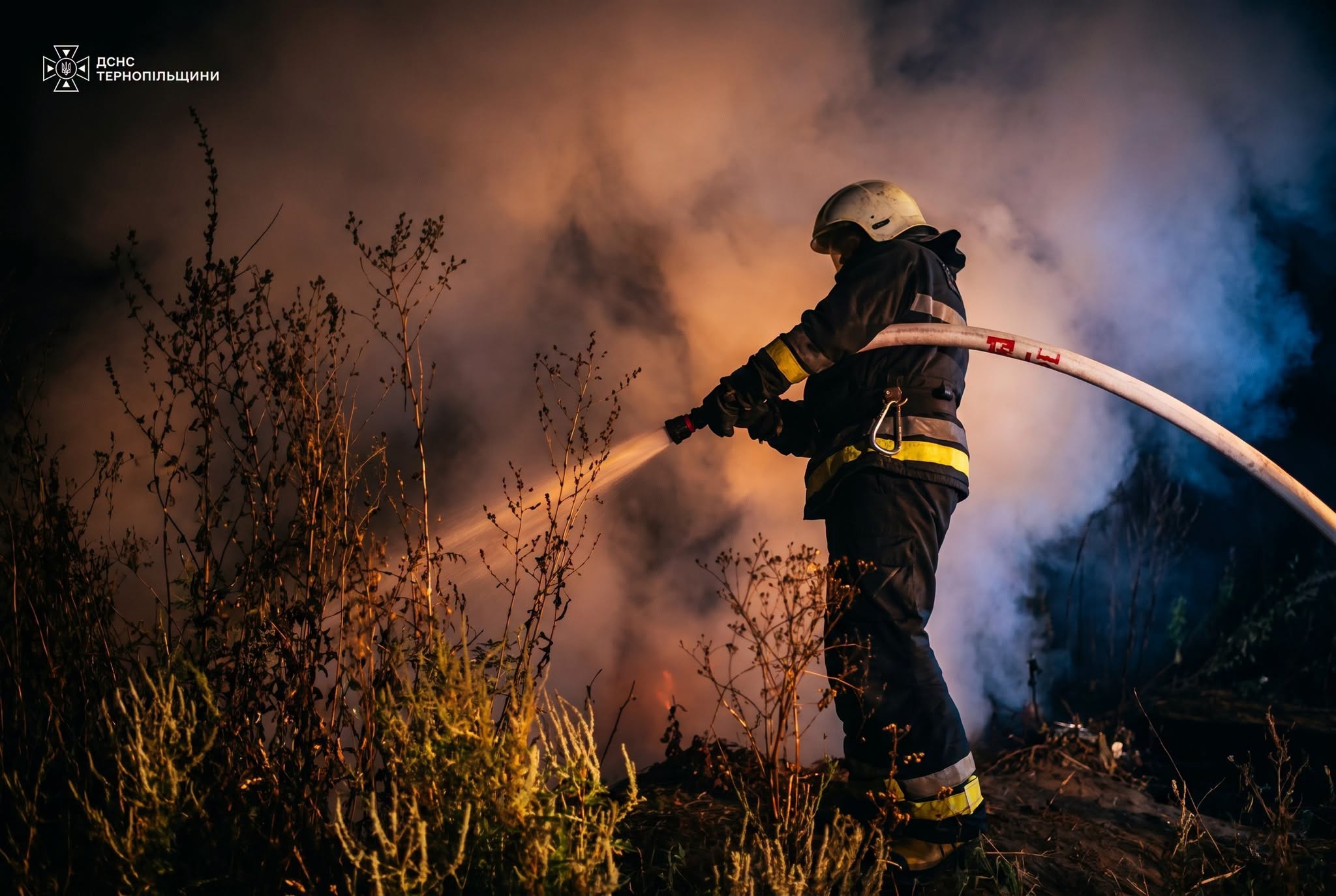 Новини Тернополя - фото з Понад два гектари сухостою та пожнивних залишків горіли на Тернопільщині