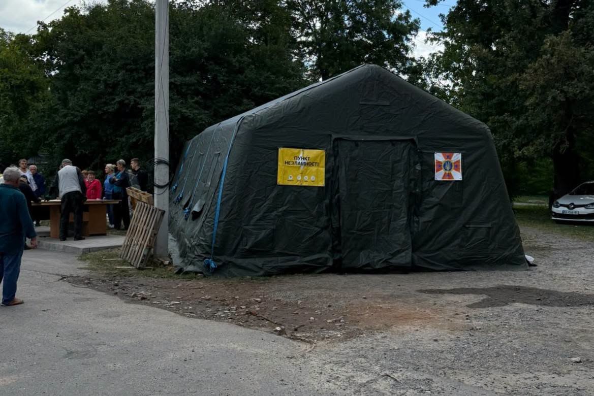 Новини Хмельницького - фото з Атака на Хмельницький: на місці замінюють вікна і дах, постраждалим надають допомогу
