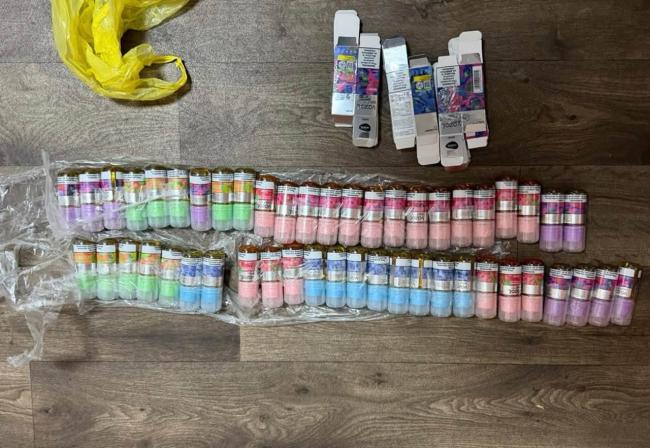 Новини Вінниці - фото з Сховали під одягом і примотали скотчем: на Вінниччині митники виявили 88 флаконів рідини для вейпів