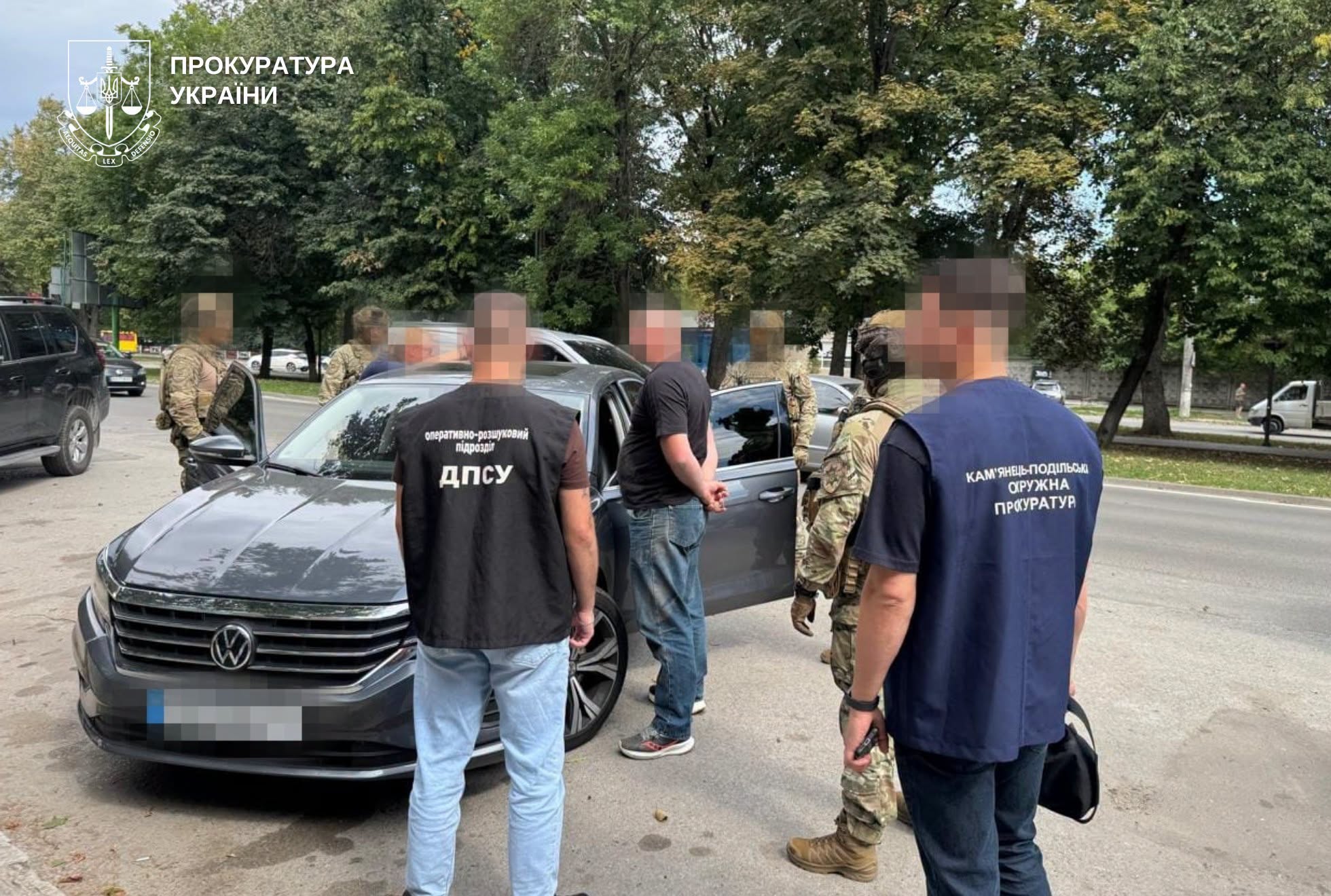Новини Хмельницького - фото з На Хмельниччині затримали киянина, який за 15 тисяч євро обіцяв «клієнту виїзд за кордон