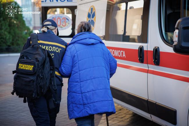 Новини Вінниці - фото з До Вінниці прибув евакуаційний потяг із Харківщини — десять людей зустріли рятувальники та медики