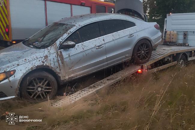 Новини Вінниці - фото з На Вінниччині загинули двоє чоловіків: одного дістали з колодязя, іншого — з-під авто