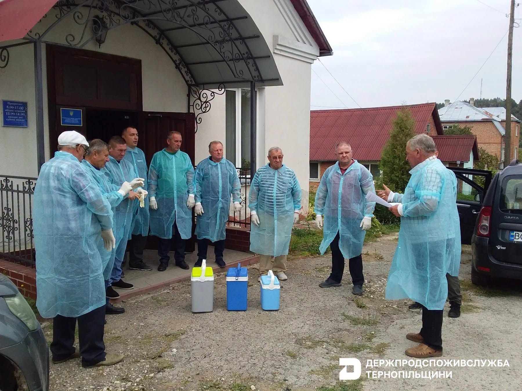 Новини Тернополя - фото з На Тернопільщині розпочали осінню вакцинацію диких тварин. Не чіпайте приманки