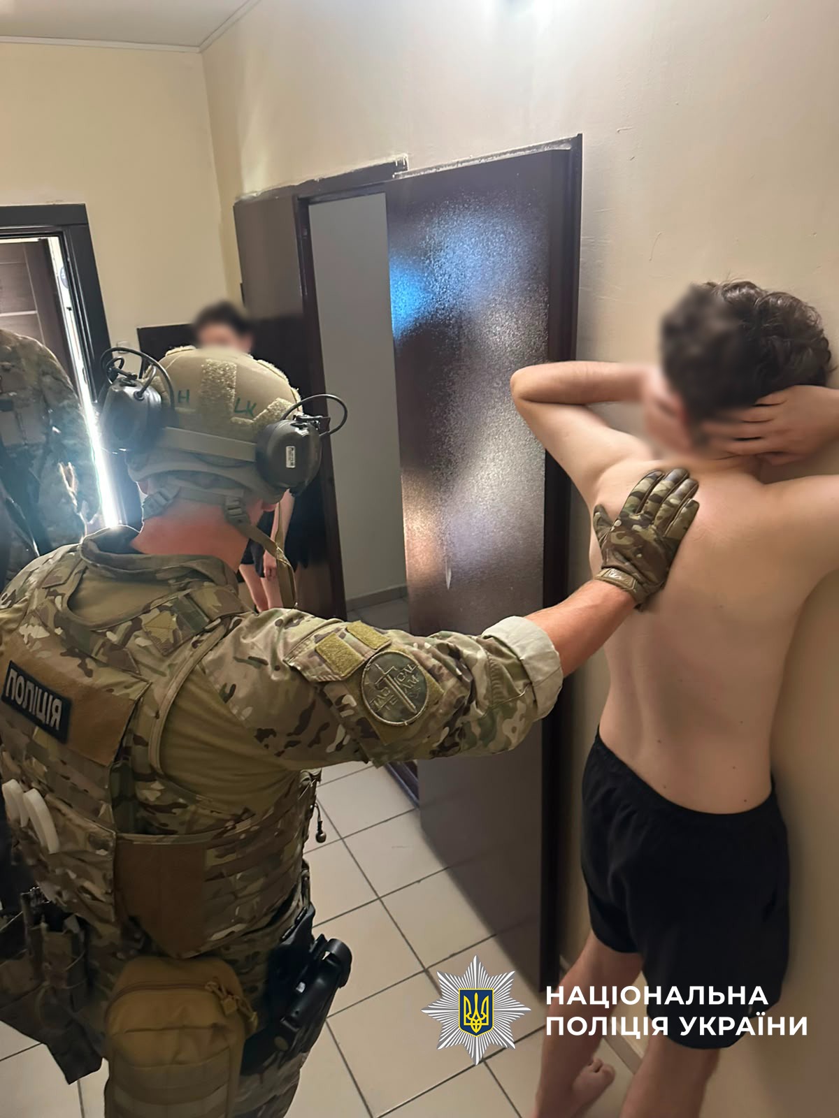 Новини Житомира - фото з Поліцейські оголосили підозру 23 учасникам скам-спільнот в рамках операції «WallHack»