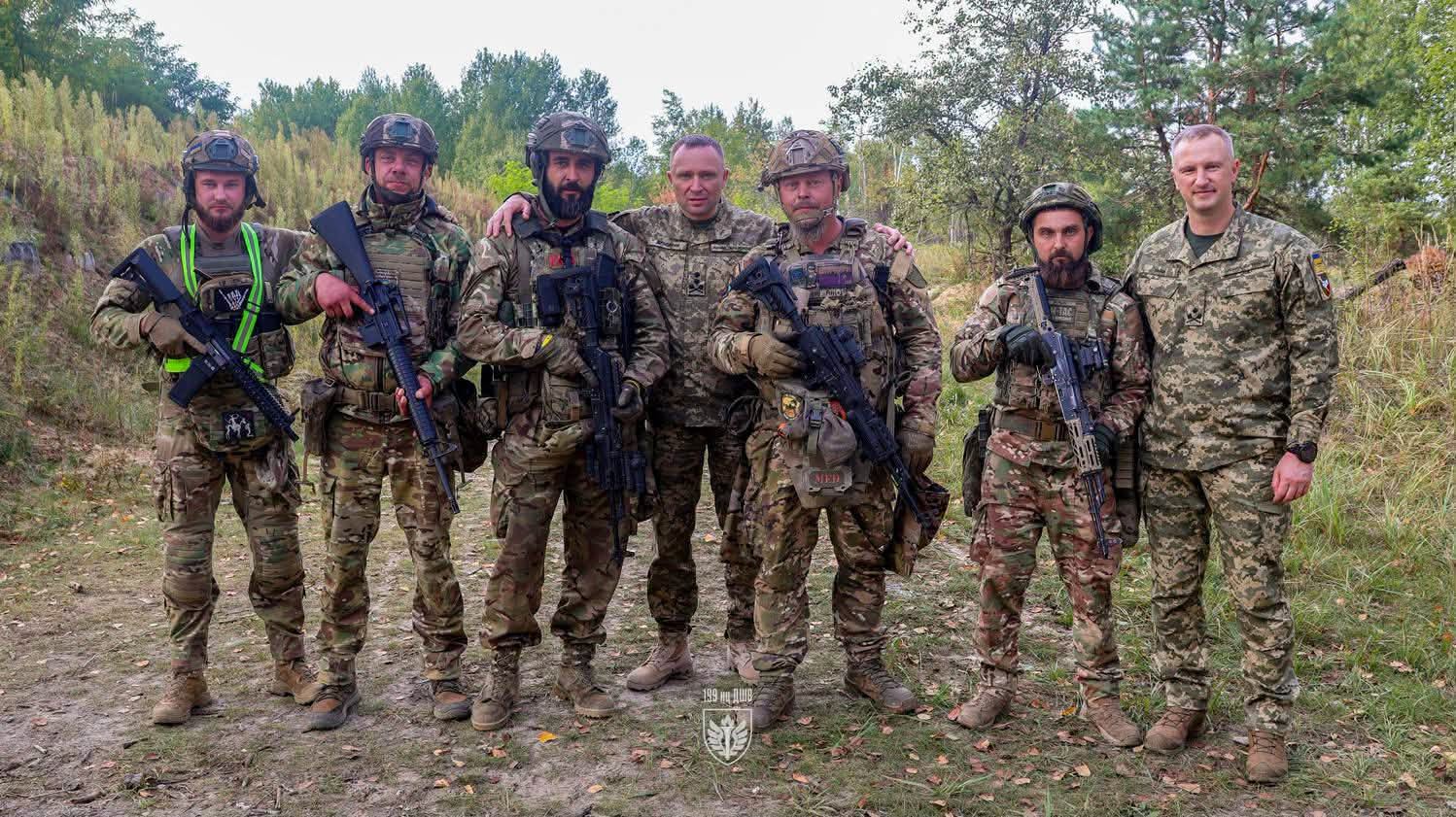 Новини Житомира - фото з Головнокомандувач Михайло Драпатий відвідав 199 навчальний центр ДШВ