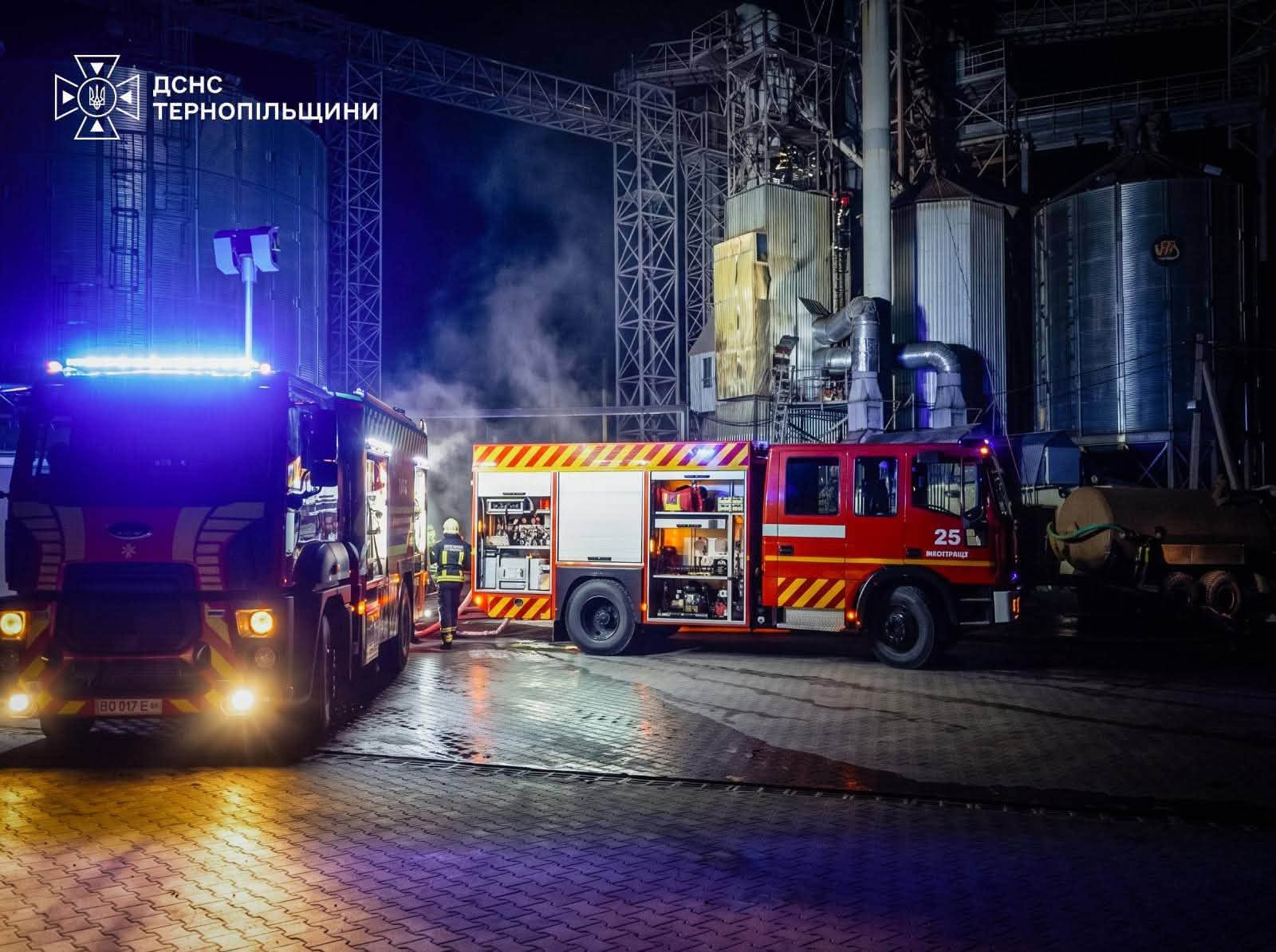 Новини Тернополя - фото з У селі Ладичин горіло агропідприємство
