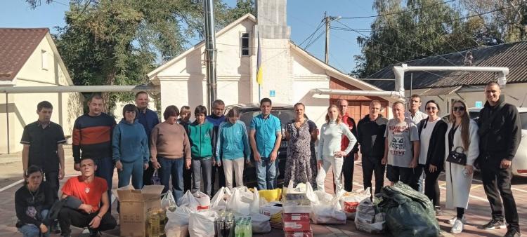 Новини Вінниці - фото з Солодощі, теплий одяг і подарунки від душі: як у Крищинцях зустрічали волонтерів