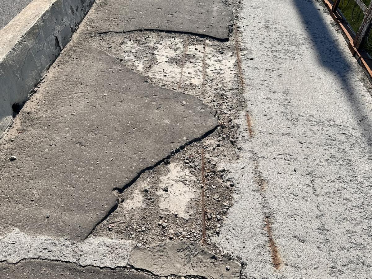 Новини Тернополя - фото з «Там важко навіть пройти»: ми перевірили стан тротуару на Бродівській, де загинув школяр
