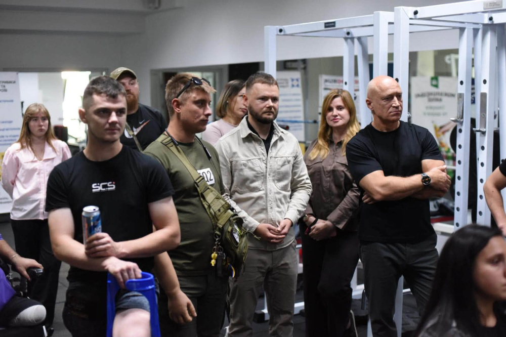 Новини Тернополя - фото з Пауерліфтинг, 16 ветеранів і головний приз — авто: у Тернополі відбулись змагання