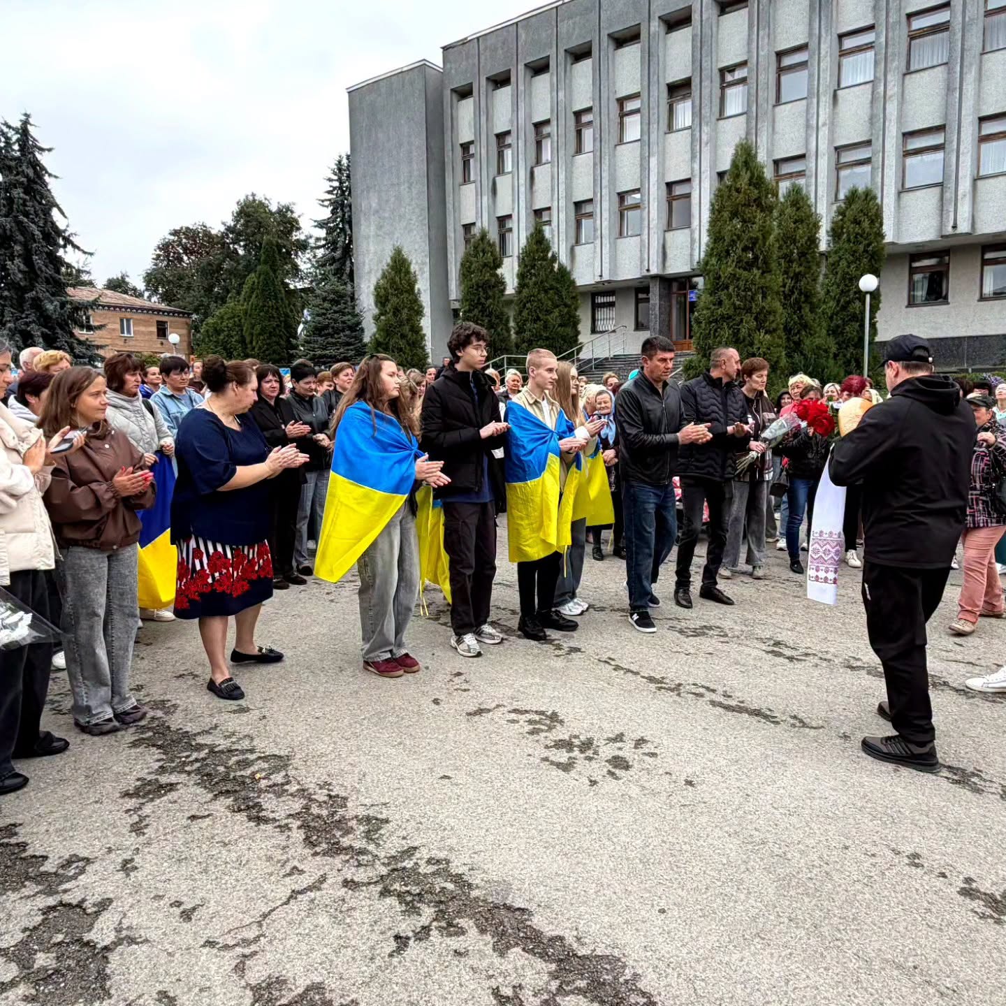 Новини Хмельницького - фото з З полону на Хмельниччину повернувся військовий Віктор Музика
