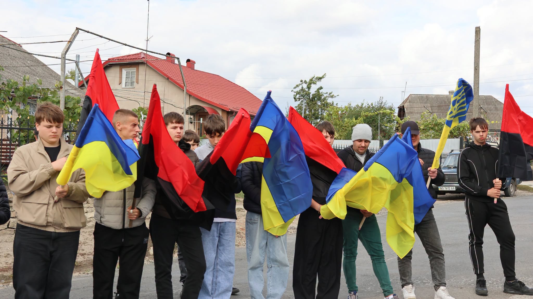 Новини Тернополя - фото з На цю мить чекало все село: після російського полону додому повернувся Сергій Єднак з Бучацької громади