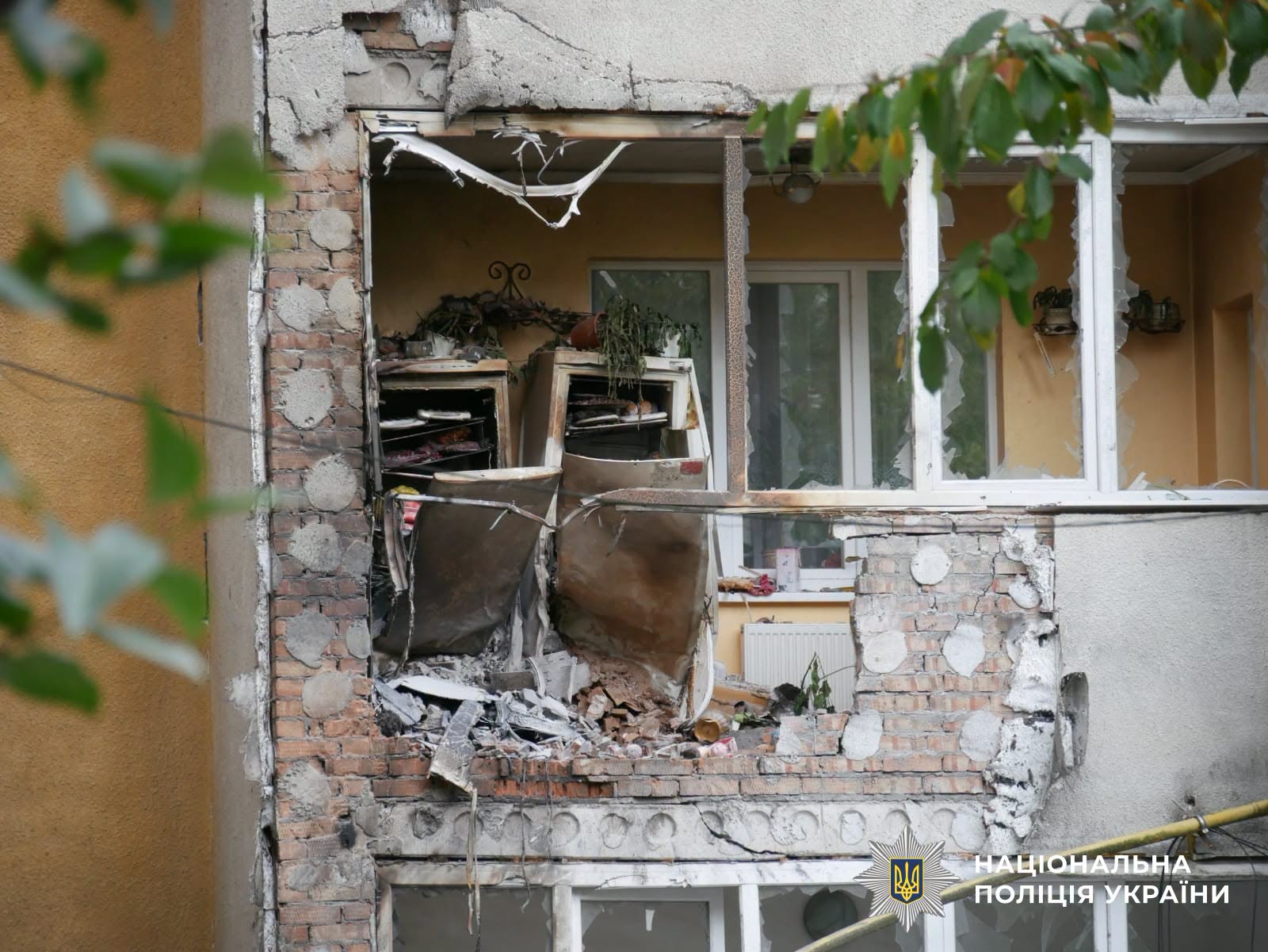 Новини Хмельницького - фото з Біля будинку на Виставці впали уламки збитого БпЛА, — поліція