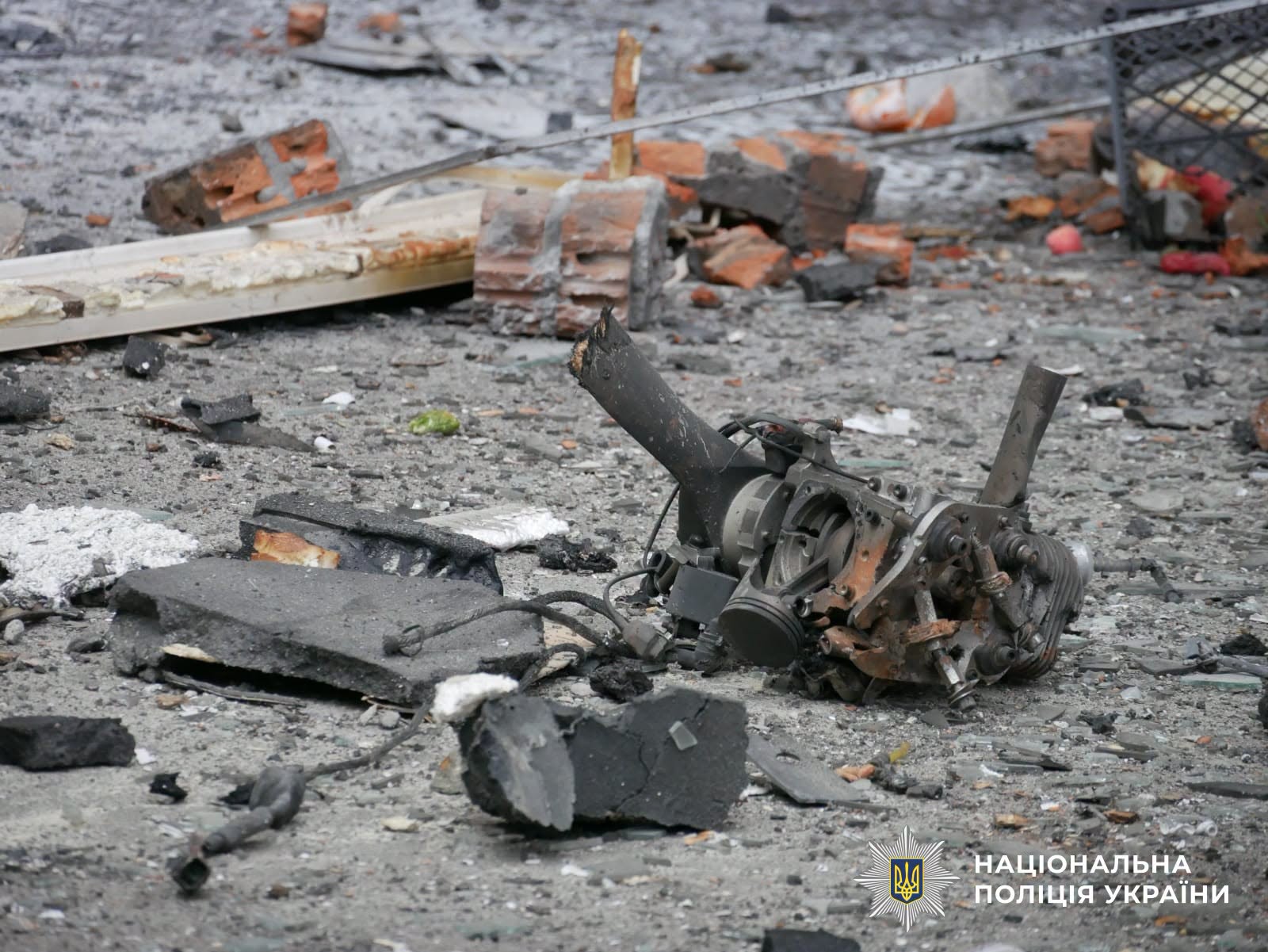 Новини Хмельницького - фото з Біля будинку на Виставці впали уламки збитого БпЛА, — поліція