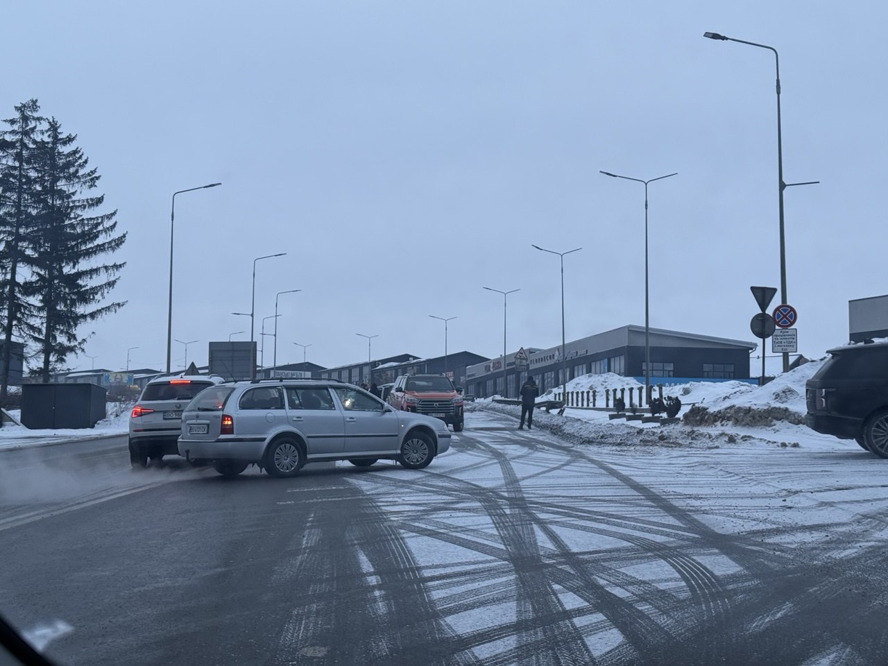 Новини Тернополя - фото з П’яний на швидкості до 178 км/год: суд відправив до тюрми водія Mercedes, через якого загинули рятувальники