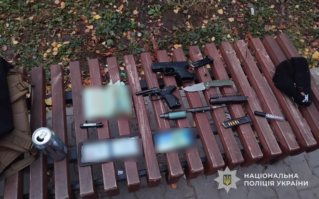 Новини Тернополя - фото з Конфлікт через музику на АЗС: у Тернополі п'яний молодик погрожував хлопцям зброєю