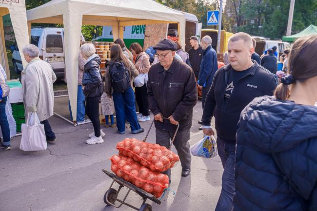 Новини Вінниці - фото з Овочі, мед, м’ясо та саджанці. У Вінниці триває осінній ярмарок