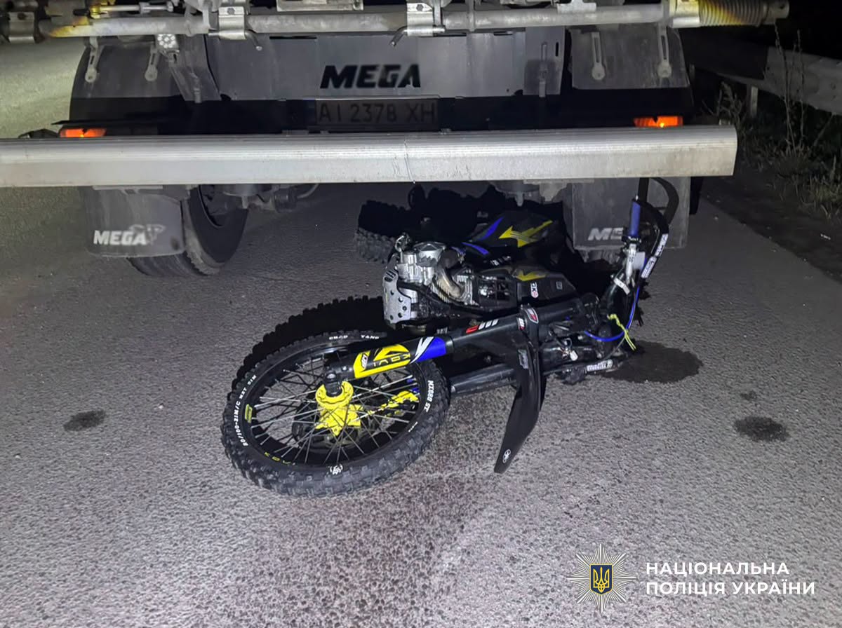 Новини Житомира - фото з Один підліток загинув, другий – в лікарні: поліція розслідує ДТП поблизу села Садки