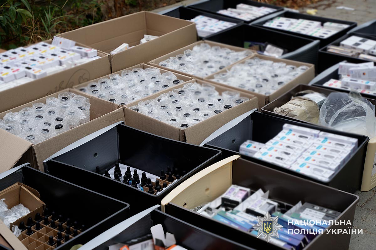 Новини Тернополя - фото з Продавали вейпи з канабісом під виглядом легальної продукції: обшуки і затримання на Тернопільщині