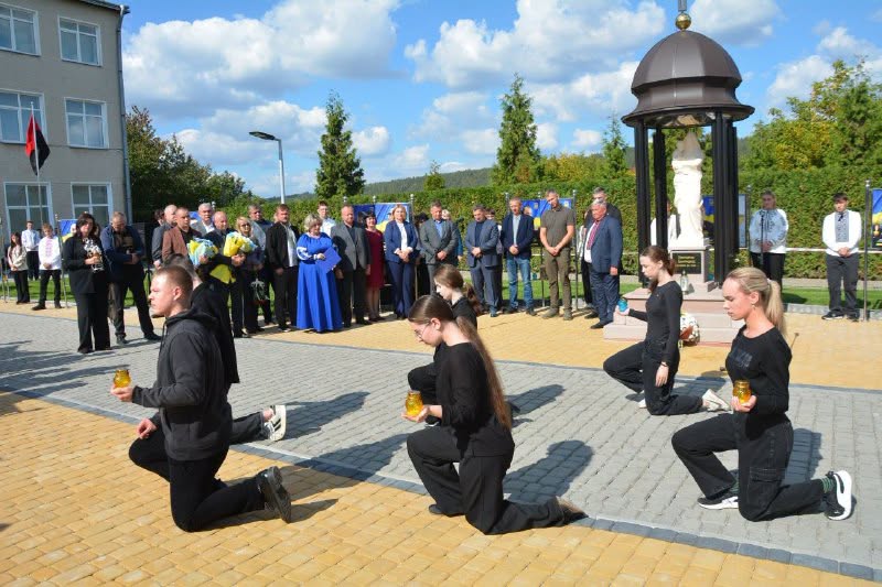 Новини Тернополя - фото з У Бережанах відкрили Алею пам'яті та започаткували стипендію імені Героя Сергія Коновала