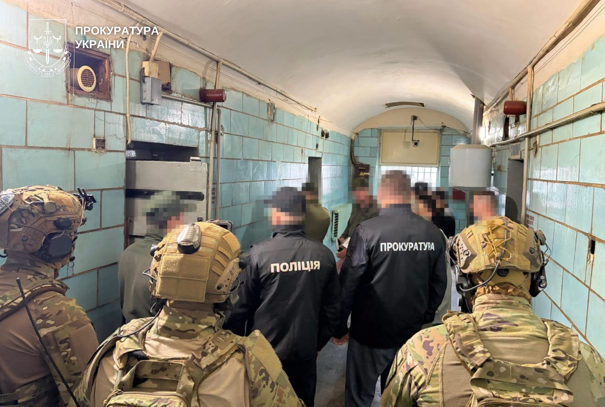 Новини Хмельницького - фото з «Сходки», побори та наркотики: п’ятьом ув’язненим Хмельницького СІЗО повідомили нові підозри