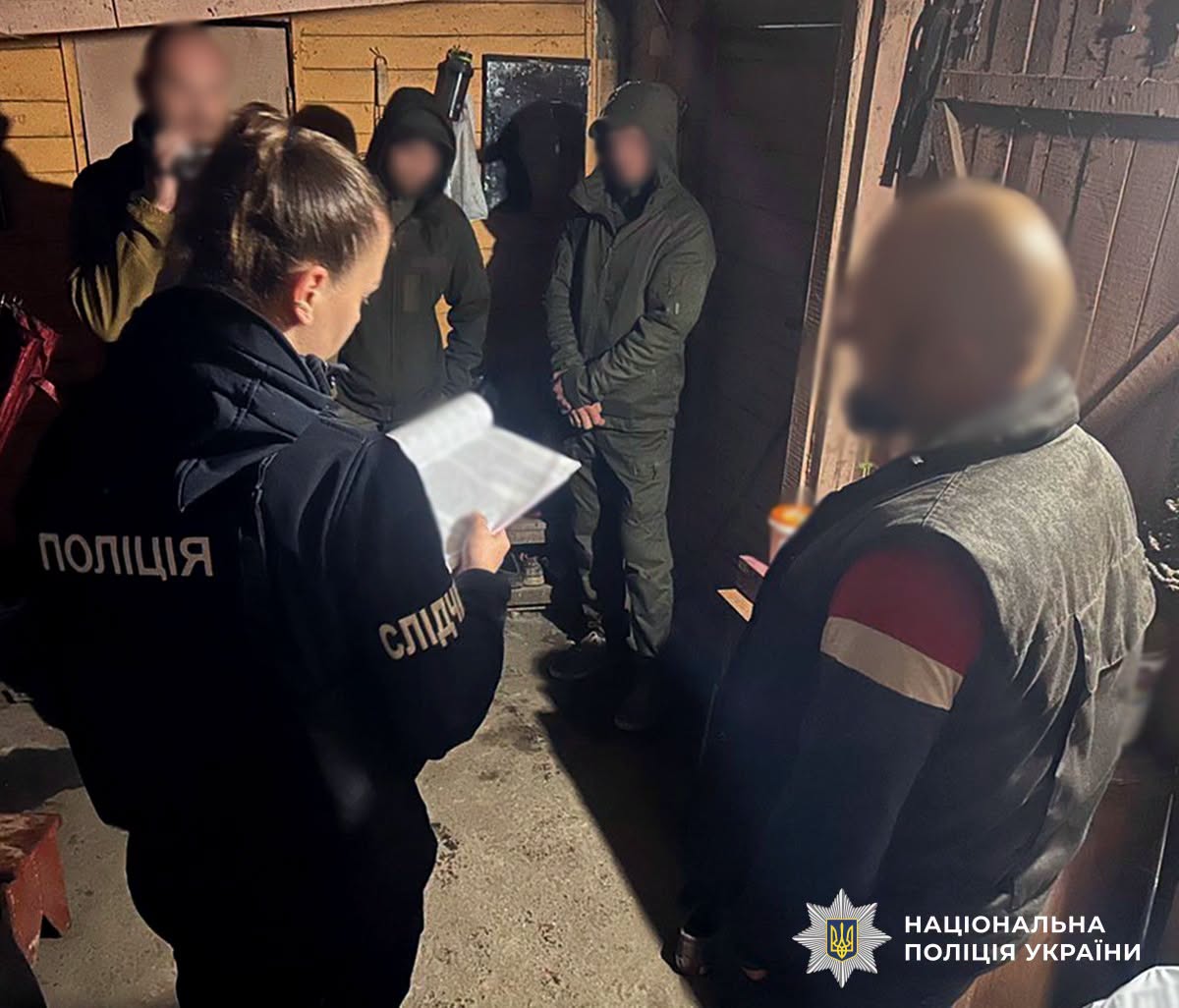 Новини Житомира - фото з Збитки на понад 33 мільйони гривень: на Житомирщині поліцейські викрили групу «чорних» лісорубів