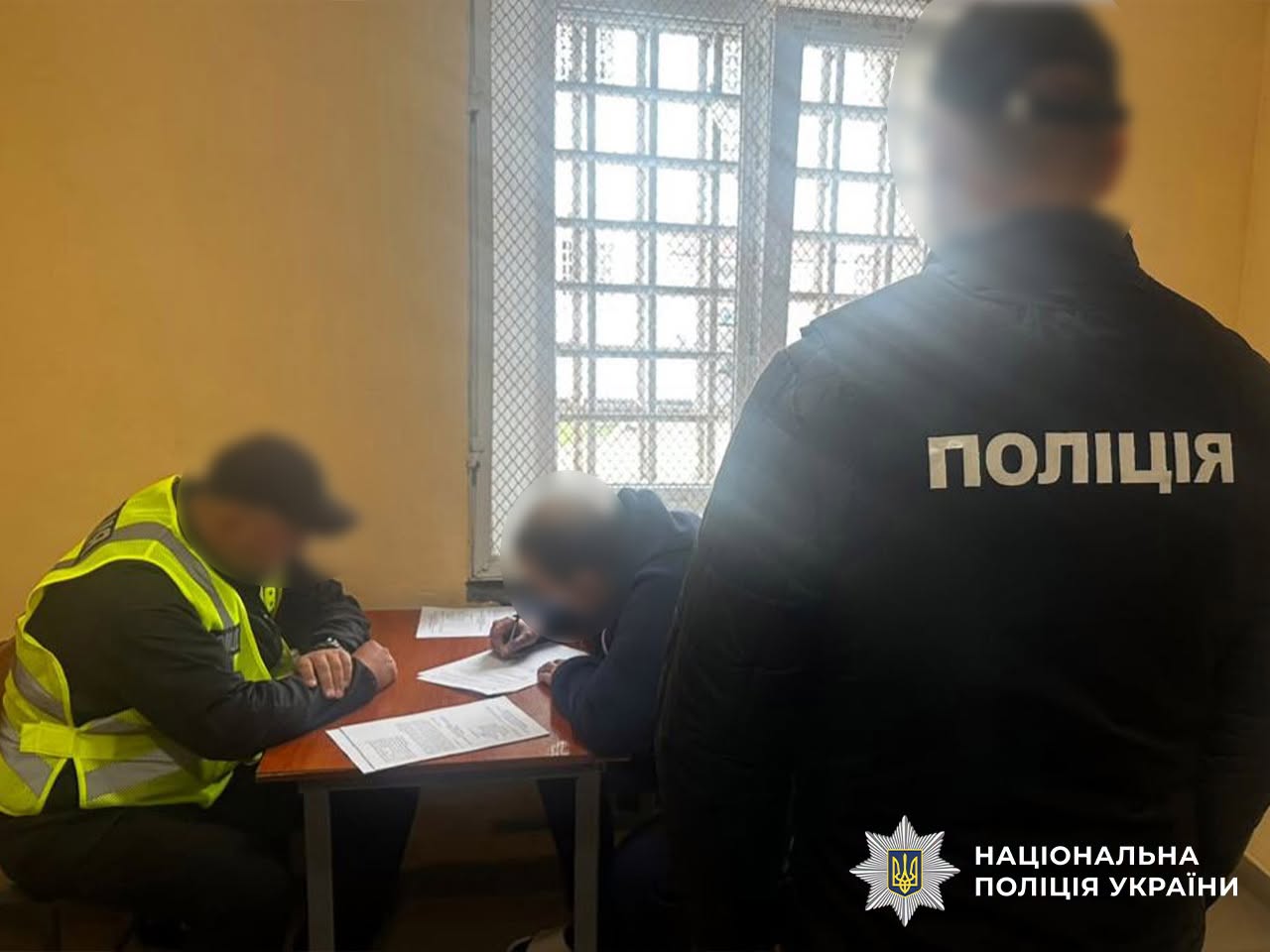 Новини Хмельницького - фото з «Сходки», побори та наркотики: п’ятьом ув’язненим Хмельницького СІЗО повідомили нові підозри