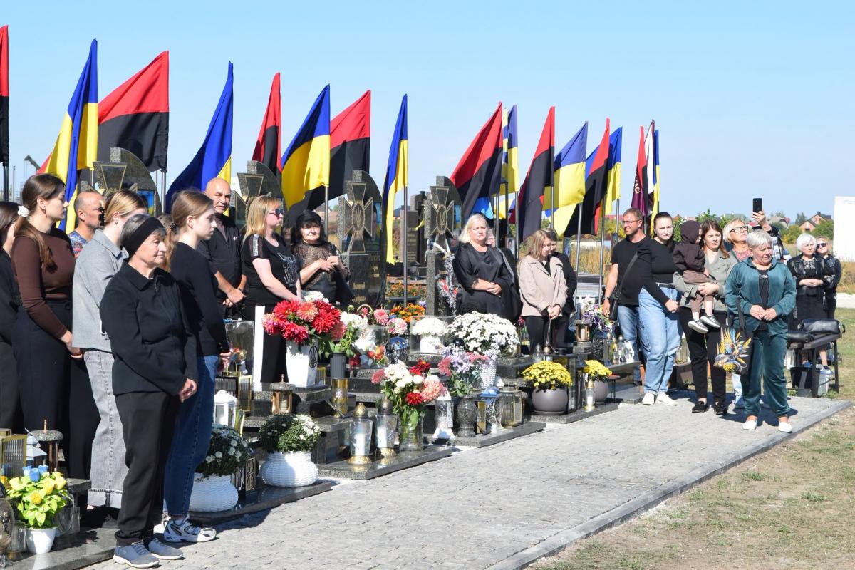 Новини Тернополя - фото з Глава УГКЦ Блаженніший Святослав освятив у Чорткові пам’ятні знаки загиблих воїнів
