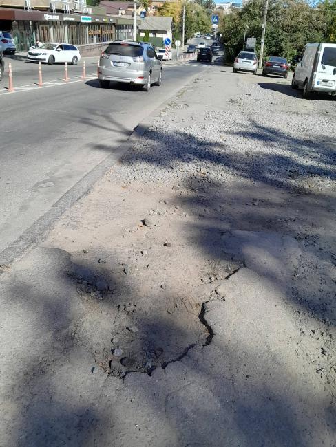 Новини Вінниці - фото з «А де ваша безбар’єрність?» Вінничанка поскаржилася на тротуар на Князів Коріатовичів
