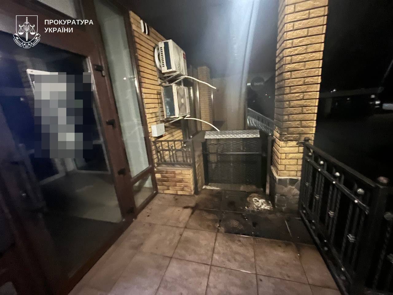 Новини Тернополя - фото з 24-річного жителя Кременеччини підозрюють у підпалі банку — повірив, що там є «ворожий агент»