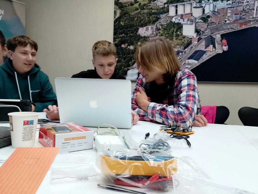 Новини Вінниці - фото з «Ми відчуваємо себе винахідниками»: вінницький школяр представляє Україну на міжнародних форумах