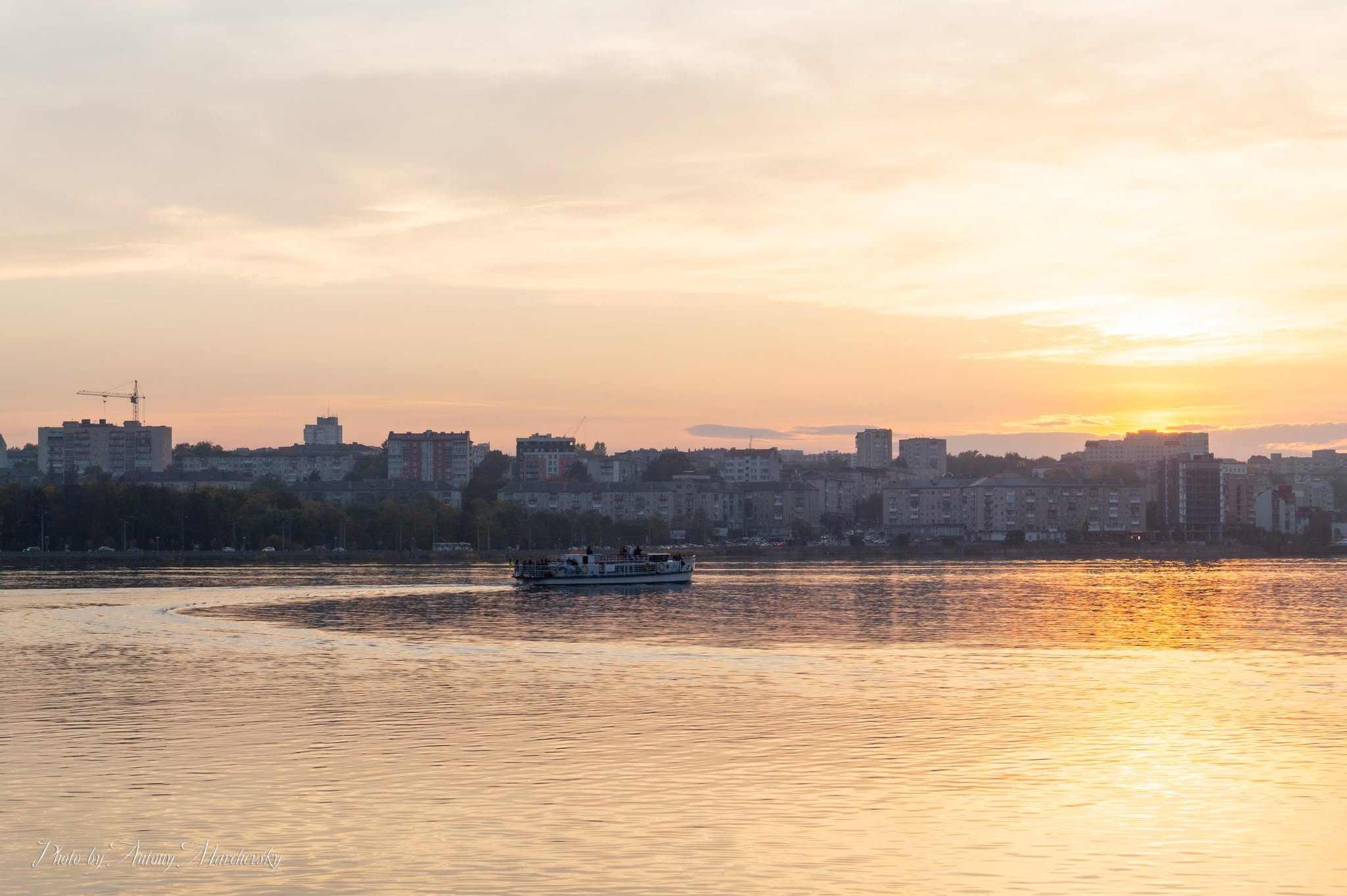 Новини Тернополя - фото з Бабине літо в Тернополі: сонячний жовтень на фото зі Ставу