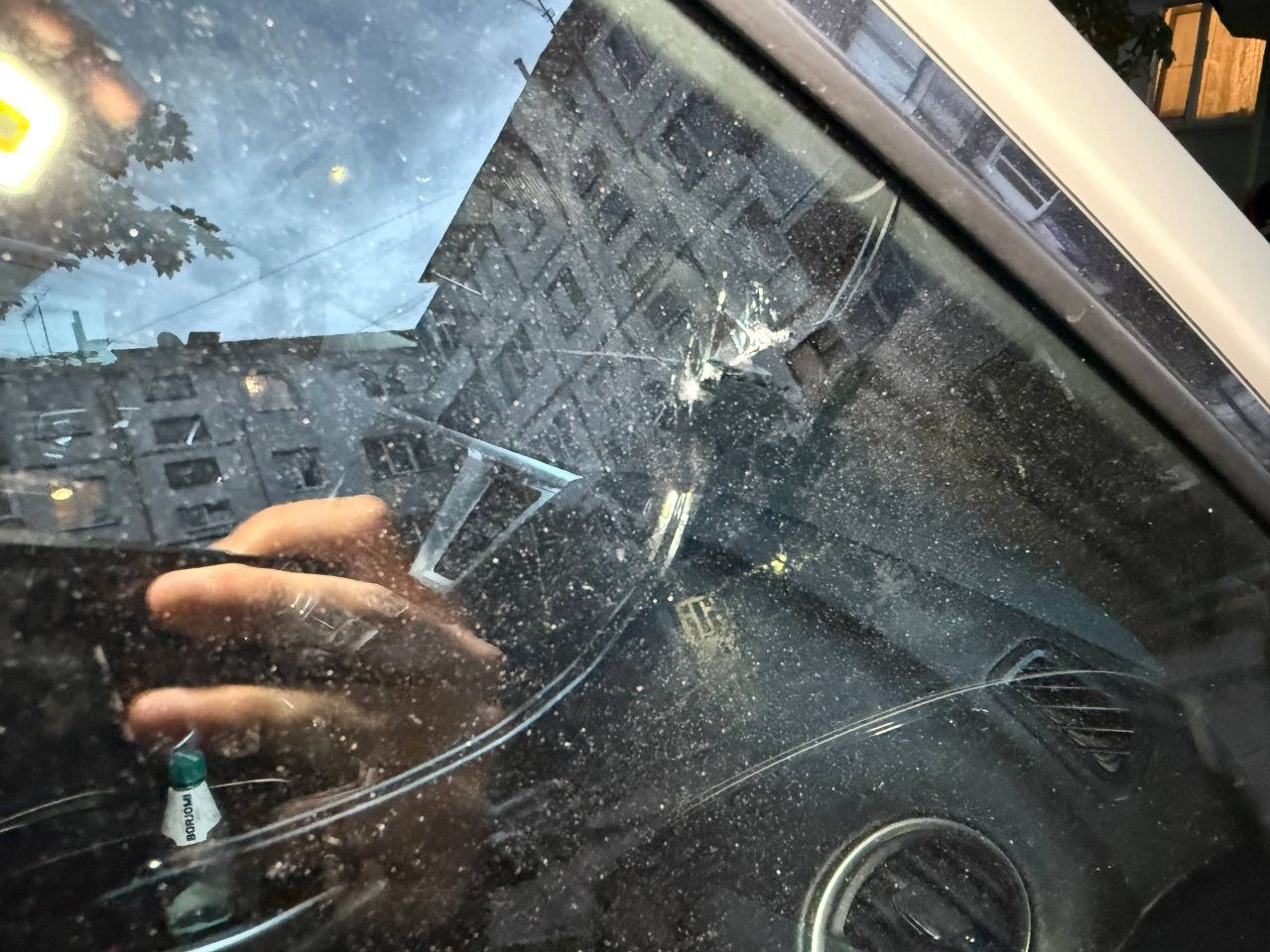 Новини Житомира - фото з У Житомирі невідомий пошкоджує автомобілі: мешканці звинувачують поліцію у бездіяльності